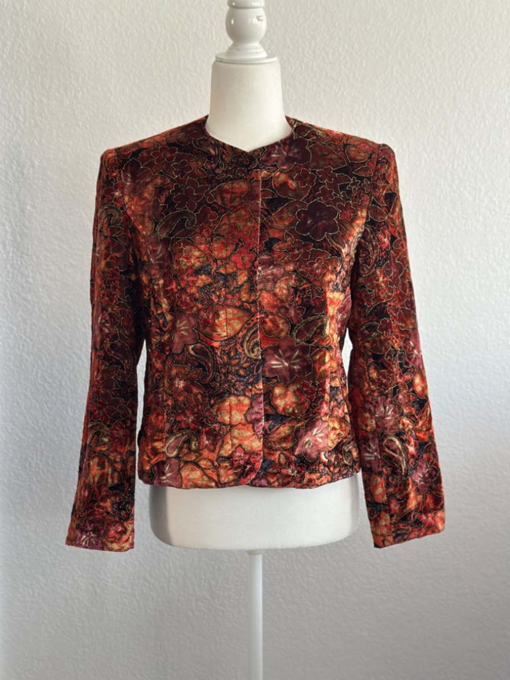Vintage Floral Tapestry Jacket Blazer Women's Red Gold Brocade Long Sleeve - Picture 2 of 7